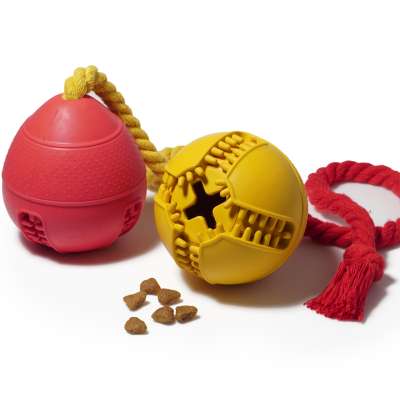 Pet Products Manufacturer Durable Natural Interactive Dog Feeder Toy Rubber Dog Toy Teeth Cleaning Ball Toy With Rope