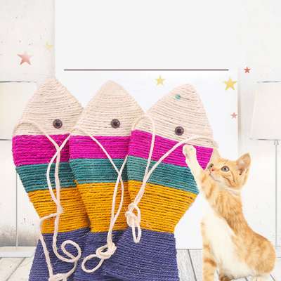 Fashion Style Funny Fish Shape Sisal Cat Scratch Board Toy Door Hanger Scratching Posts For Cats Playing